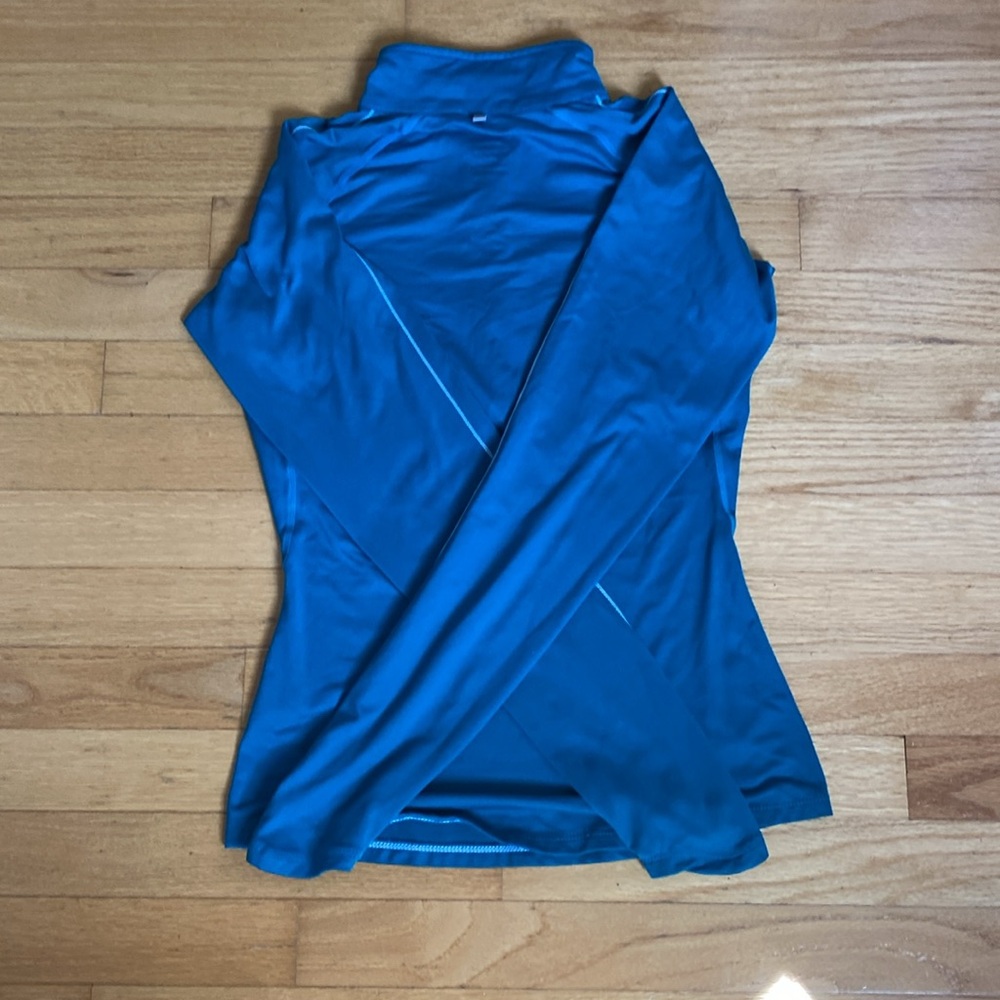 Nike DRI-FIT Half-Zip Top - Size XS - Picture 5 of 8